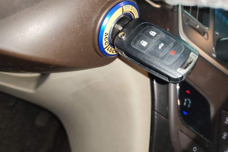 Used Buick Regal 2014 2.0L Leading Fashion Edition Vehicle Key