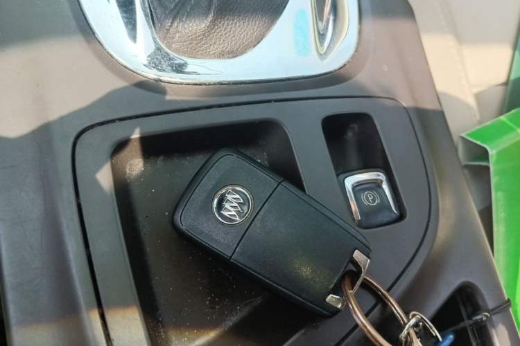 Used Buick Regal 2014 2.0L Elite Fashion Edition Vehicle Key