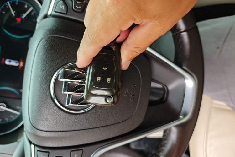 Used Buick Regal 2014 2.4L SIDI Luxury Fashion Edition Vehicle Key