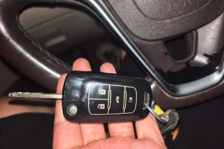 Used Buick Regal 2014 2.0L Leading Fashion Edition Vehicle Key