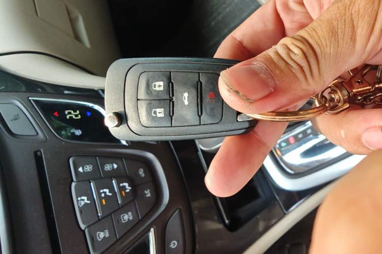Used Buick Regal 2014 2.0L Elite Fashion Edition Vehicle Key
