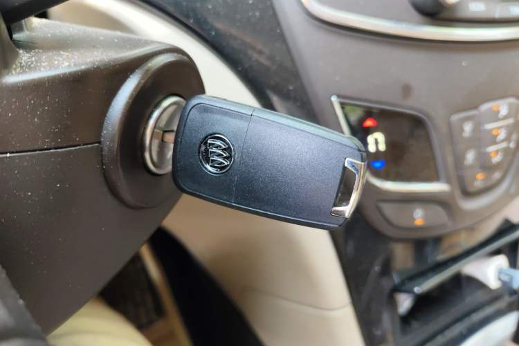 Used Buick Regal 2014 2.0L Leading Fashion Edition Vehicle Key