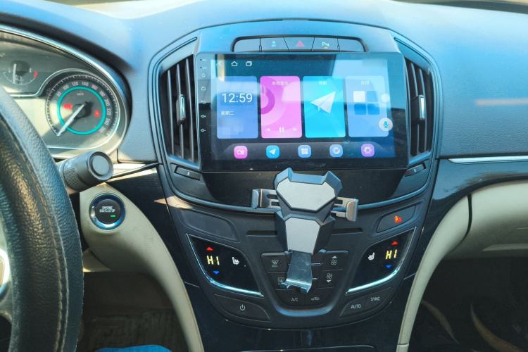 Used Buick Regal 2014 2.0L Elite Fashion Edition Audio And AC Panel