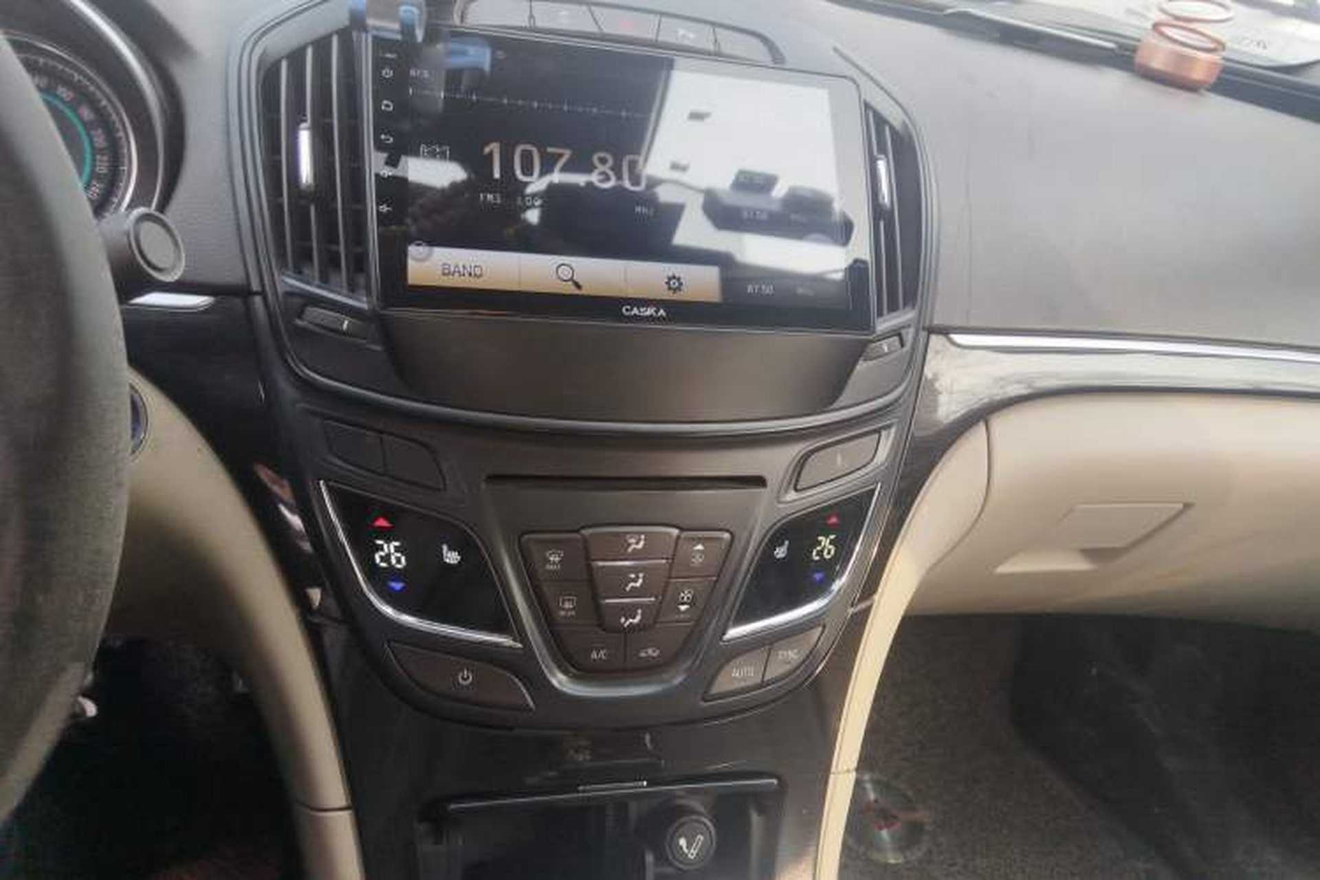 Used Buick Regal 2014 2.0L Elite Fashion Edition Audio And AC Panel