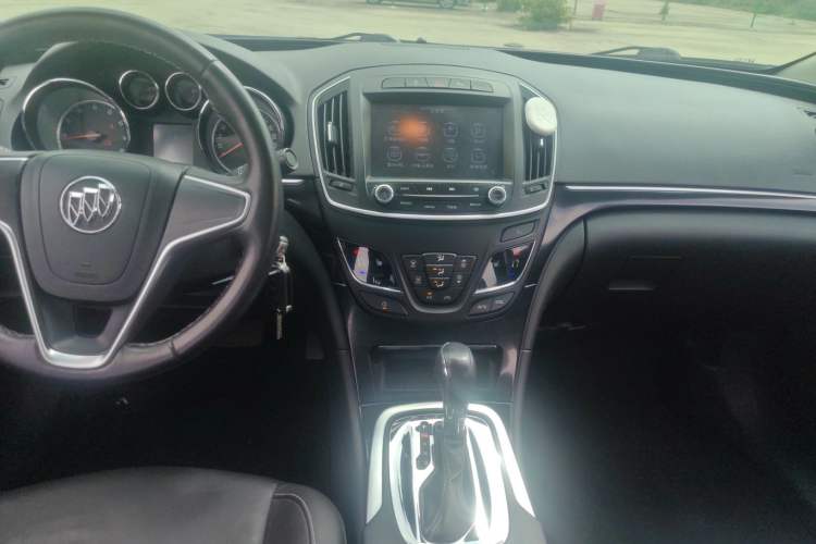 Used Buick Regal 2014 1.6T Fashionable Tech Edition Audio And AC Panel