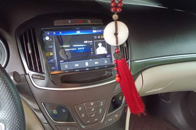 Used Buick Regal 2014 2.4L SIDI Elite Fashion Edition Audio And AC Panel