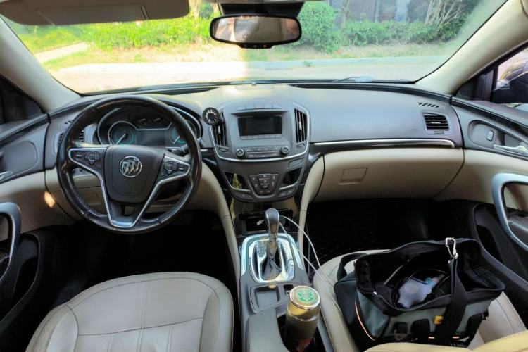 Used Buick Regal 2014 2.0L Elite Fashion Edition Center Console