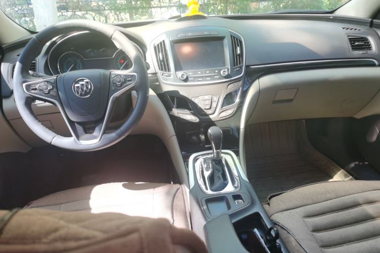 Used Buick Regal 2014 2.0L Elite Fashion Edition Center Console