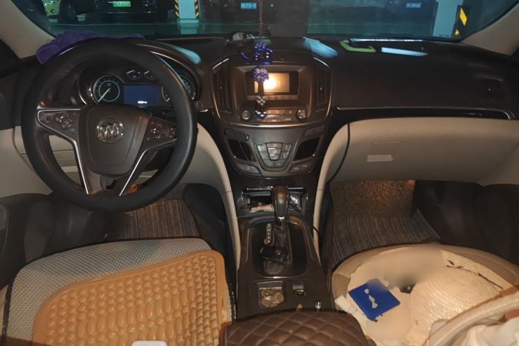 Used Buick Regal 2014 2.0L Elite Fashion Edition Center Console