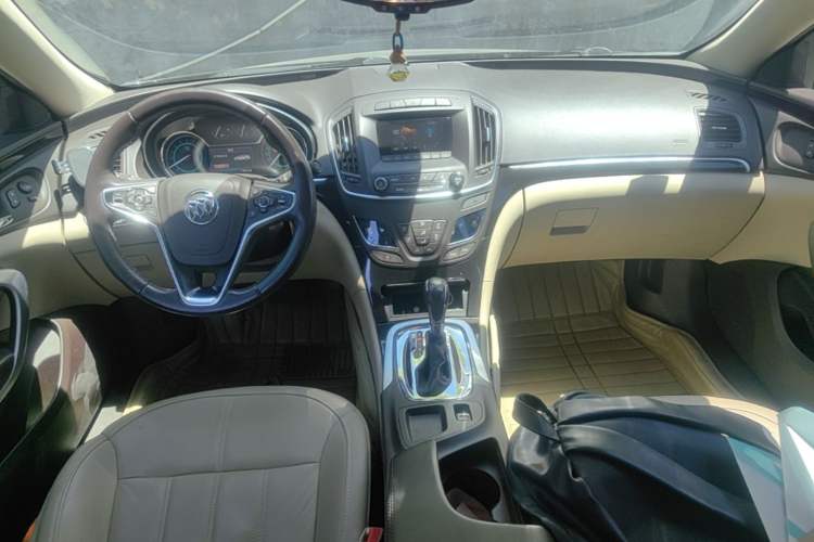 Used Buick Regal 2014 2.0L Elite Fashion Edition Center Console