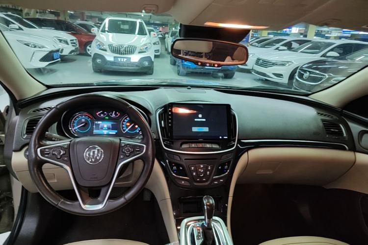 Used Buick Regal 2014 2.0L Elite Fashion Edition Center Console