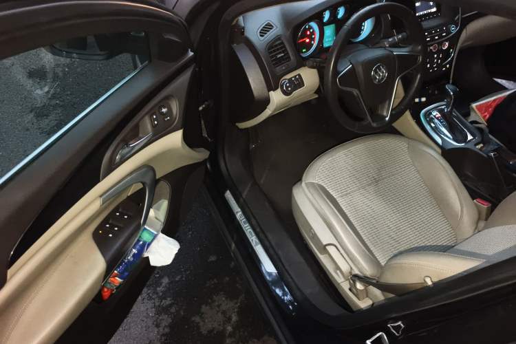 Used Buick Regal 2014 2.0L Leading Fashion Edition Driver Seat