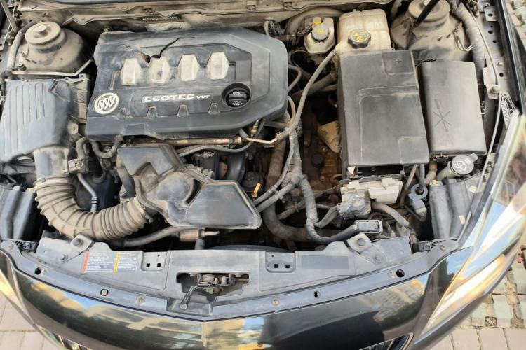 Used Buick Regal 2014 2.0L Elite Fashion Edition Engine Bay