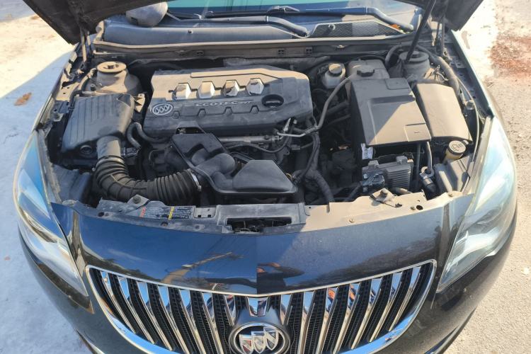 Used Buick Regal 2014 2.0L Elite Fashion Edition Engine Bay