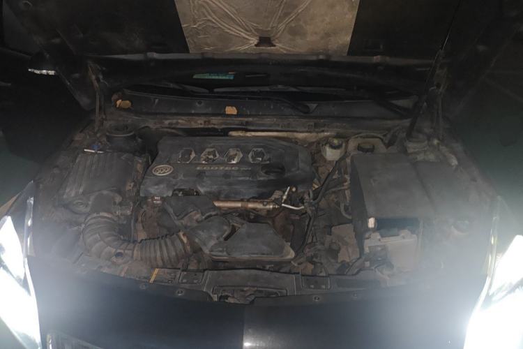 Used Buick Regal 2014 2.0L Elite Fashion Edition Engine Bay