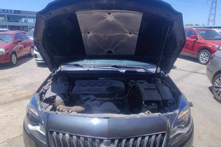 Used Buick Regal 2014 2.0L Elite Fashion Edition Engine Bay