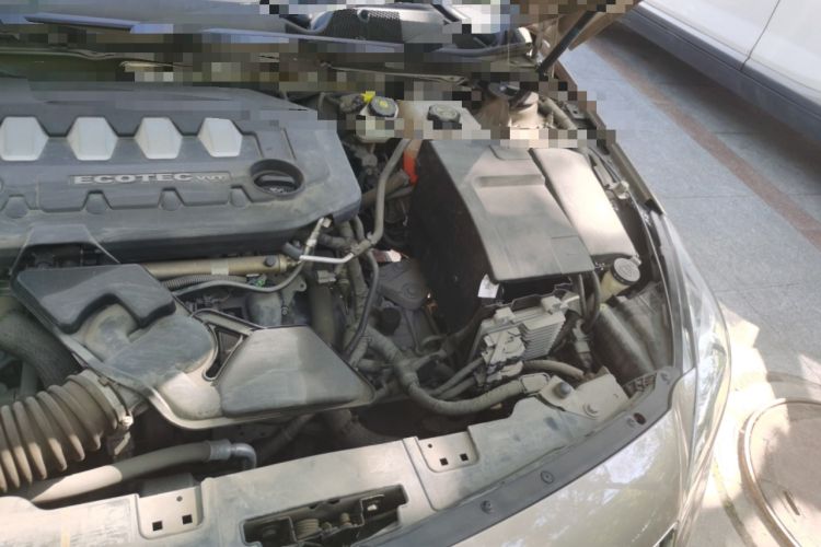 Used Buick Regal 2014 2.0L Elite Fashion Edition Engine Bay Left