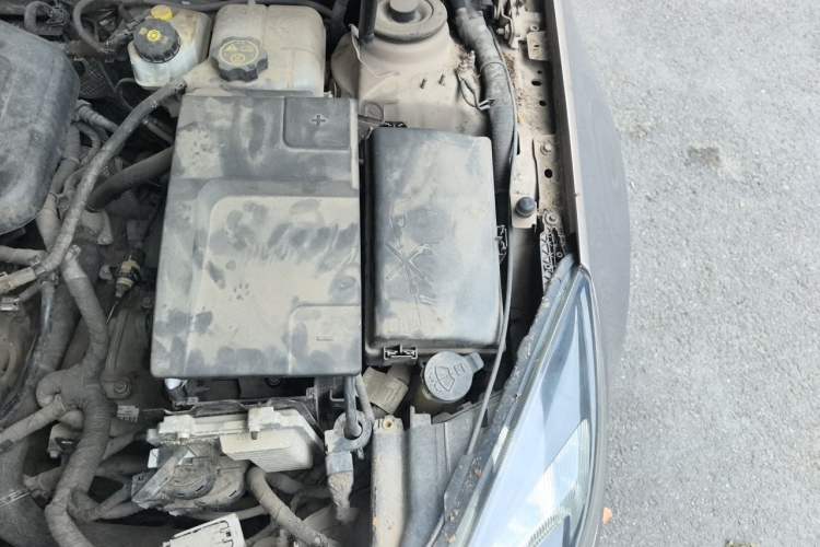 Used Buick Regal 2014 2.0L Leading Fashion Edition Engine Bay Left