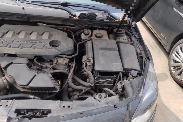 Used Buick Regal 2014 2.4L SIDI Elite Fashion Edition Engine Bay Left