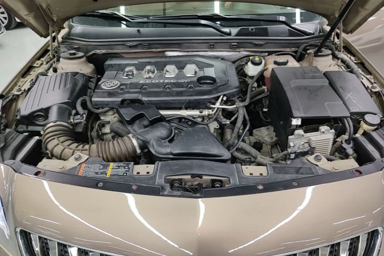 Used Buick Regal 2014 2.0L Elite Fashion Edition Engine Bay