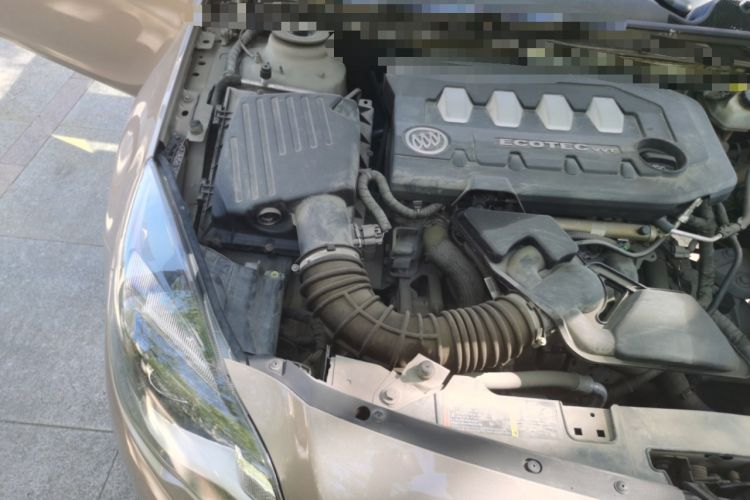 Used Buick Regal 2014 2.0L Elite Fashion Edition Engine Bay Right