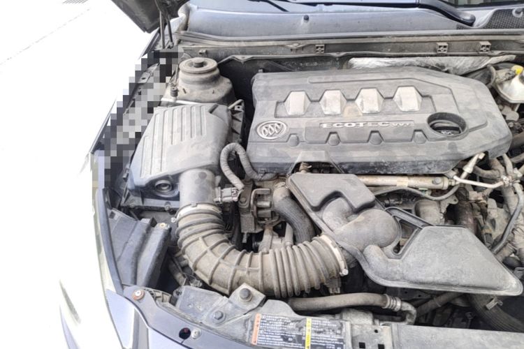 Used Buick Regal 2014 2.0L Elite Fashion Edition Engine Bay Right