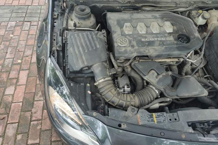 Used Buick Regal 2014 2.0L Elite Fashion Edition Engine Bay Right