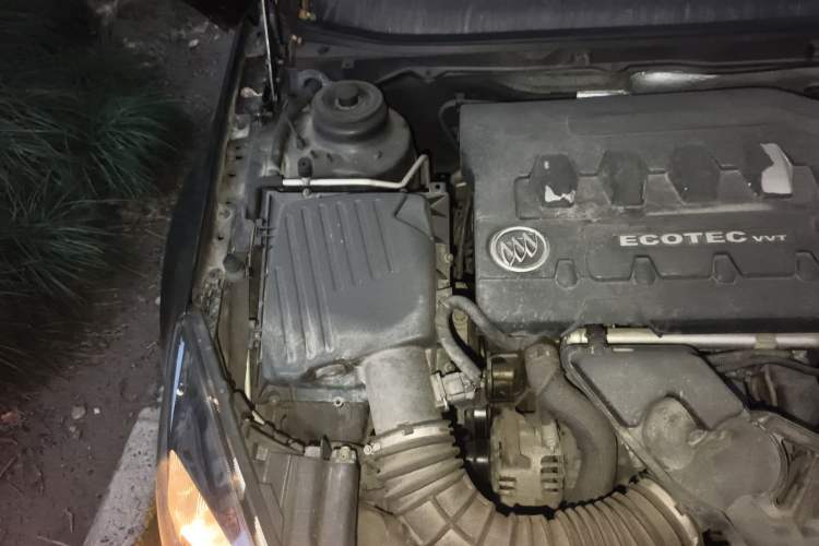 Used Buick Regal 2014 2.0L Leading Fashion Edition Engine Bay Right
