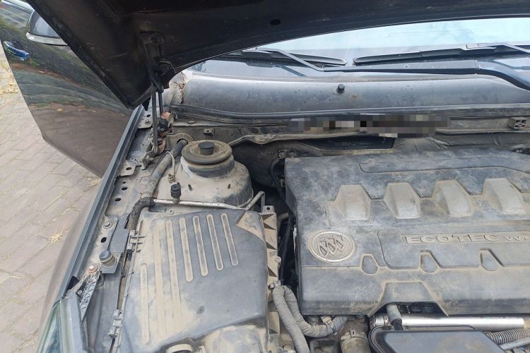 Used Buick Regal 2014 2.0L Elite Fashion Edition Engine Bay Right