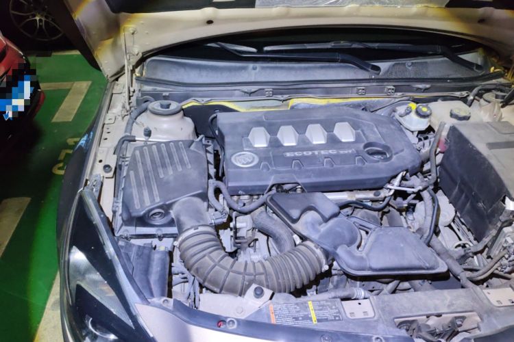 Used Buick Regal 2014 2.0L Leading Fashion Edition Engine Bay Right