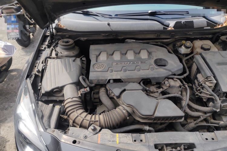 Used Buick Regal 2014 2.4L SIDI Elite Fashion Edition Engine Bay Right