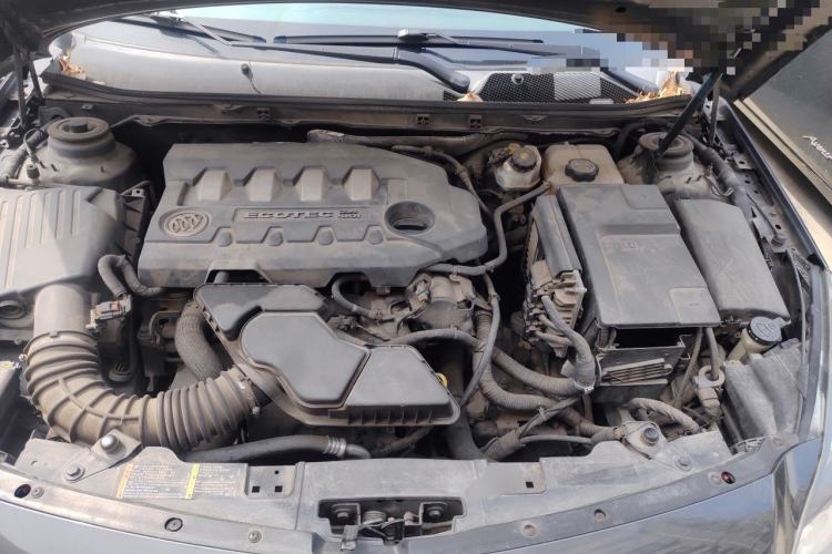 Used Buick Regal 2014 2.4L SIDI Elite Fashion Edition Engine Bay