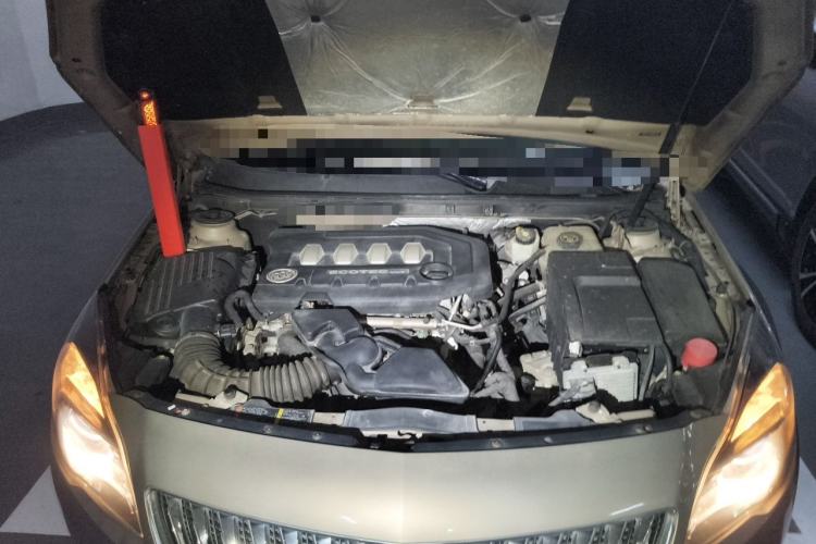 Used Buick Regal 2014 2.0L Elite Fashion Edition Engine Bay