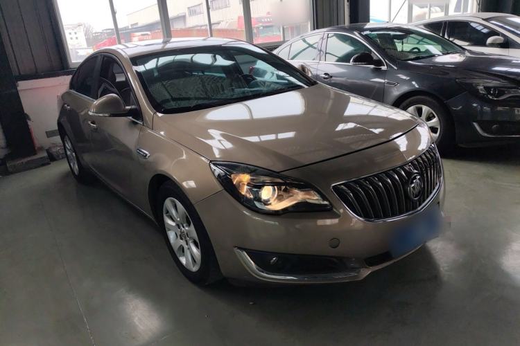 Used Buick Regal 2014 2.0L Leading Fashion Edition Front Right 45 Deg