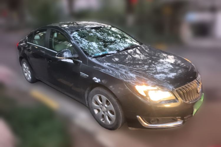 Used Buick Regal 2014 2.0L Leading Fashion Edition Front Right 45 Deg