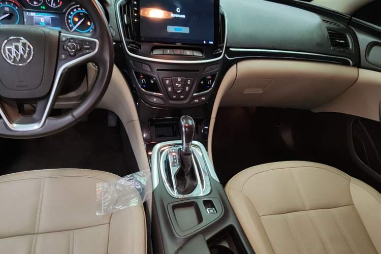 Used Buick Regal 2014 2.0L Elite Fashion Edition Gear Lever