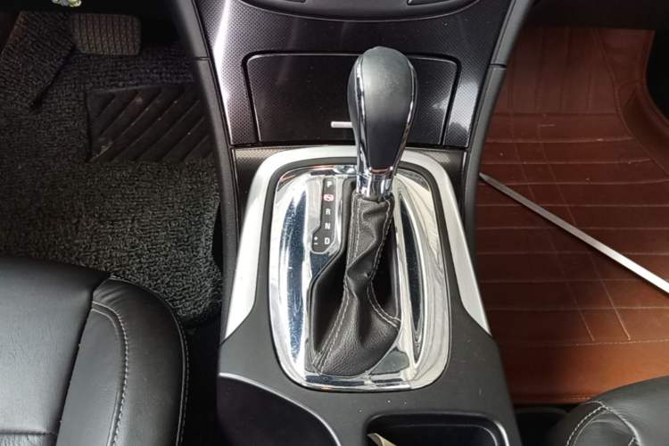 Used Buick Regal 2014 1.6T Fashionable Tech Edition Gear Lever