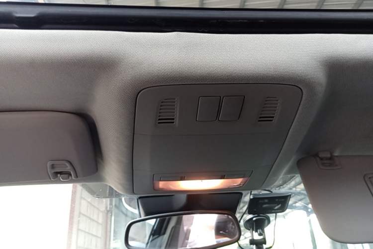 Used Buick Regal 2014 1.6T Fashionable Tech Edition Headliner