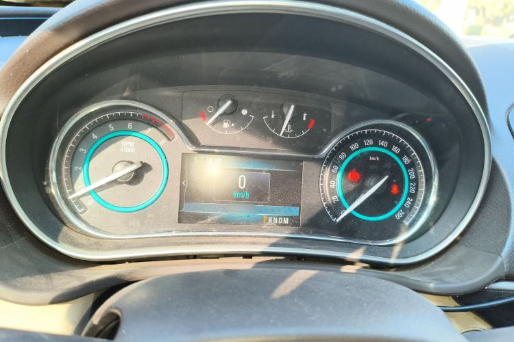 Used Buick Regal 2014 2.0L Elite Fashion Edition Instrument Cluster