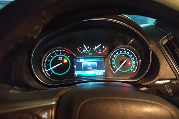Used Buick Regal 2014 2.0L Elite Fashion Edition Instrument Cluster