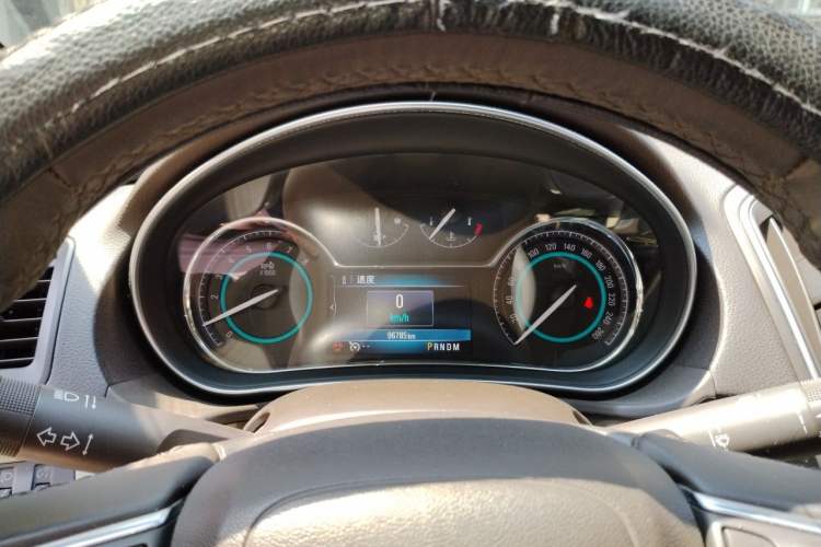 Used Buick Regal 2014 2.0L Elite Fashion Edition Instrument Cluster