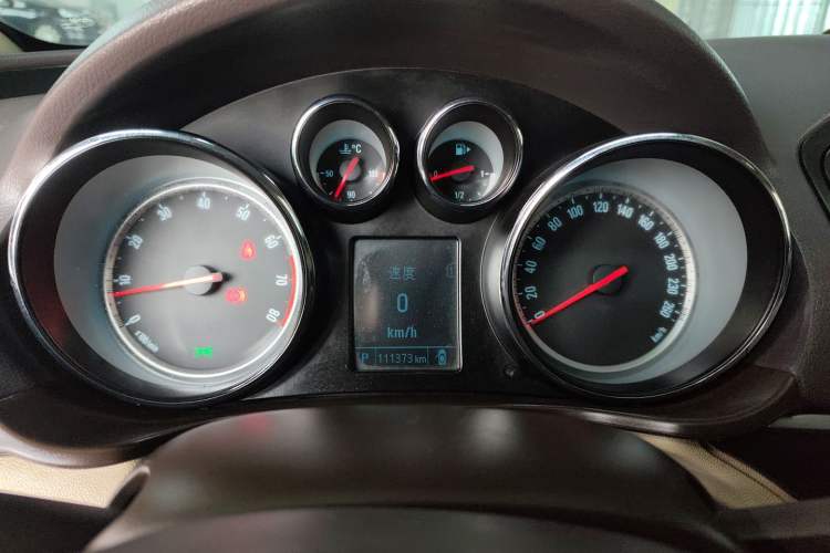 Used Buick Regal 2014 2.0L Leading Fashion Edition Instrument Cluster