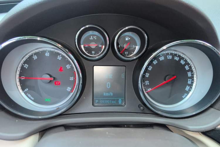Used Buick Regal 2014 2.0L Leading Fashion Edition Instrument Cluster