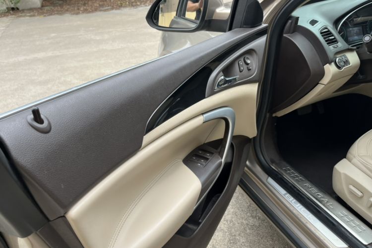 Used Buick Regal 2014 2.0L Elite Fashion Edition Interior 10