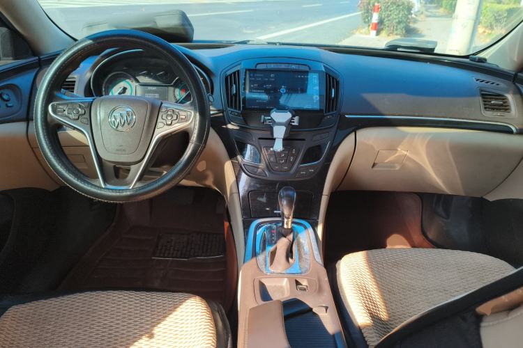 Used Buick Regal 2014 2.0L Elite Fashion Edition Interior 2