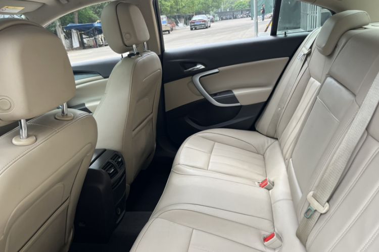 Used Buick Regal 2014 2.0L Elite Fashion Edition Interior 3