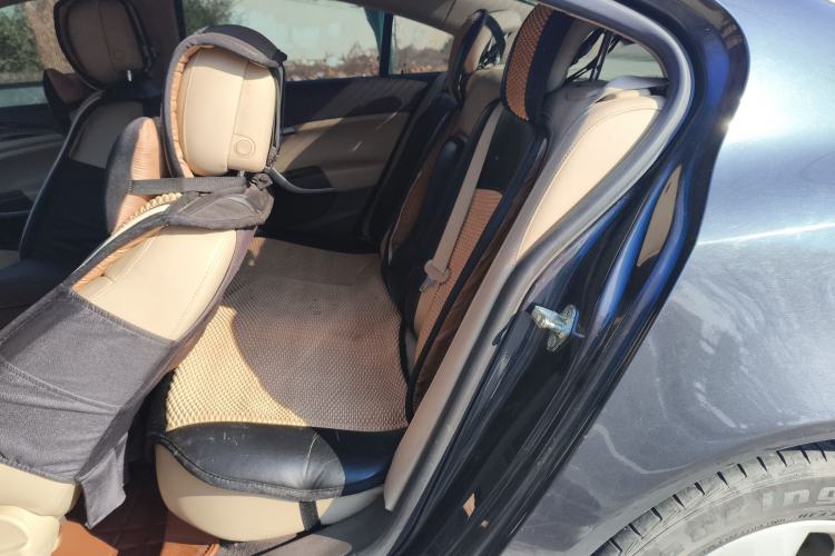 Used Buick Regal 2014 2.0L Elite Fashion Edition Interior 4