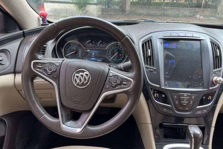 Used Buick Regal 2014 2.0L Elite Fashion Edition Interior 9