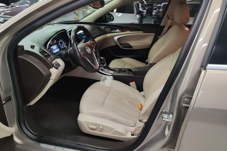 Used Buick Regal 2014 2.0L Elite Fashion Edition Left Front Seat