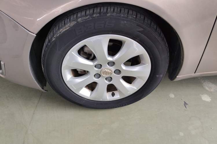 Used Buick Regal 2014 2.0L Leading Fashion Edition Left Front Wheel Hub